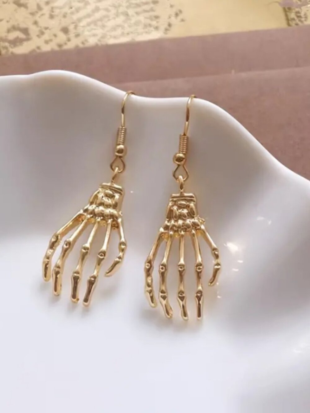 NWT "Helping Hands" Dangle Earrings